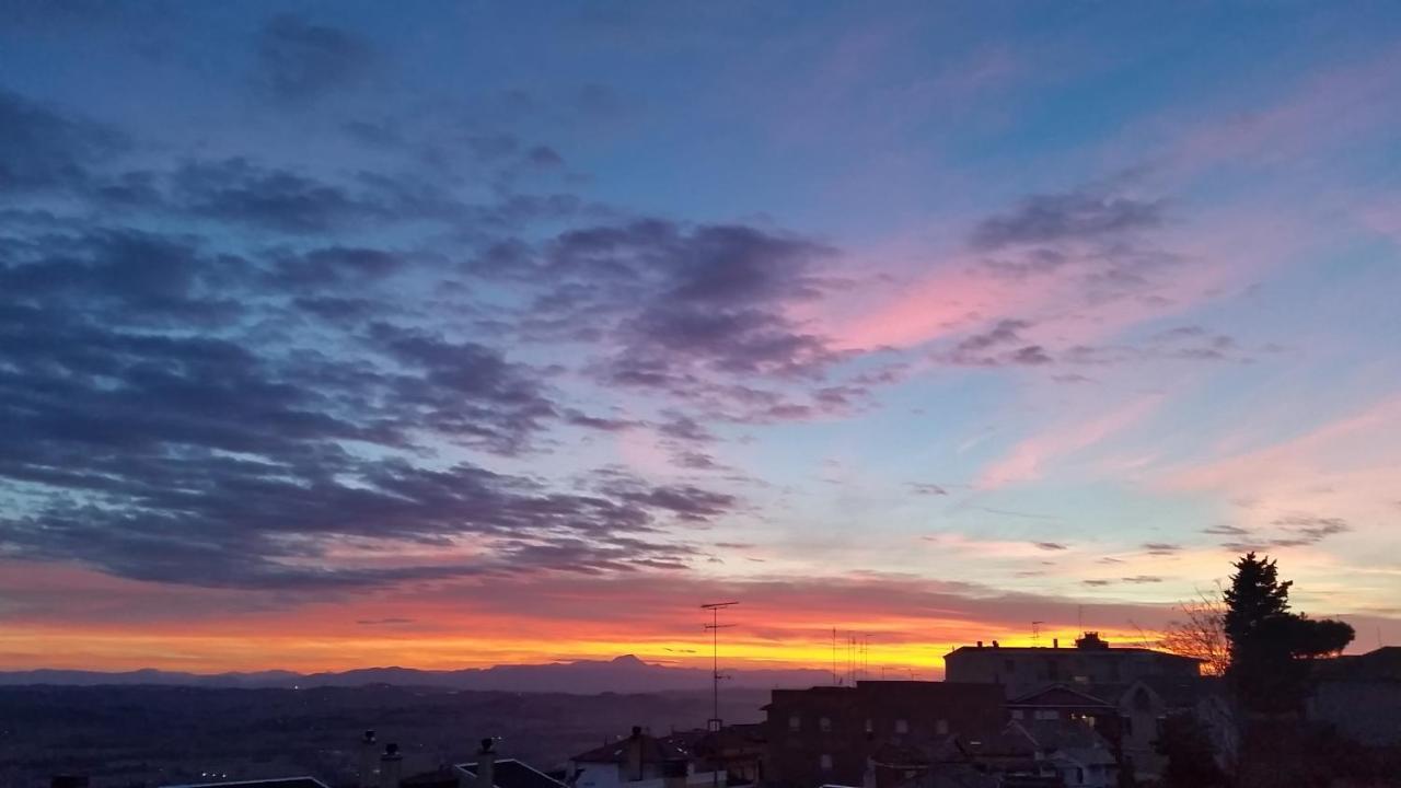 Rosso Di Sera Castelfidardo Exterior photo